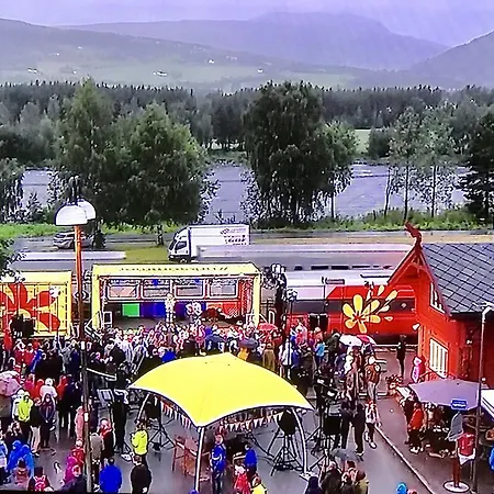 אכסניה Vinstra Hostel וינסטרה